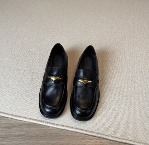 Mid heeled loafers